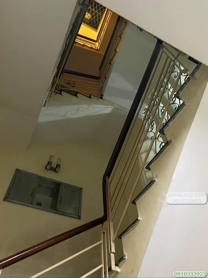 Nợ Ngân Hàng Bán gấp nhà sát Mặt tiền chợ, 120/20C Trần Bình Trọng, Quận 5, gần 40m2, 3PN, 3WC, đẹp long lanh, Chỉ 5 tỷ 8