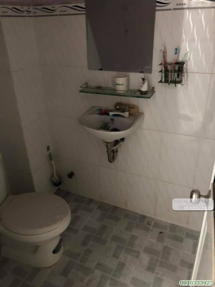 Nợ Ngân Hàng Bán gấp nhà sát Mặt tiền chợ, 120/20C Trần Bình Trọng, Quận 5, gần 40m2, 3PN, 3WC, đẹp long lanh, Chỉ 5 tỷ 8