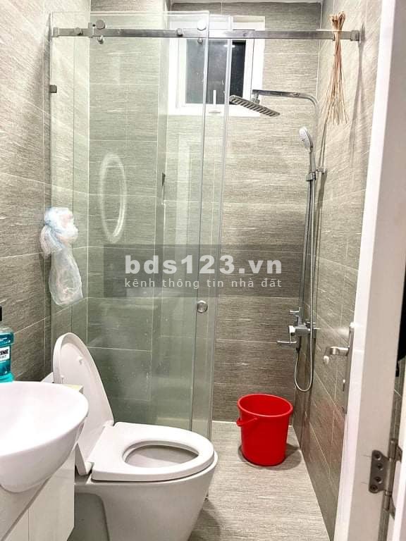 Bán nhà Lạc Long Quân, chỉ 4 tỷ, 57m2, hẻm 3,5m