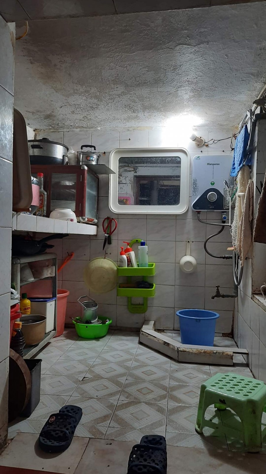 Bán nhà phố cổ, Hoàn Kiếm. Hiếm có khó tìm, nhà nhỏ xinh có gác lửng, chưa đến 1 tỷ.