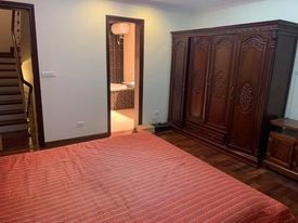Cần Bán Nhà Phân Lô, Ô Tô Kinh Doanh Phố Đào Tấn 45m, Sổ Đỏ Chính Chủ.