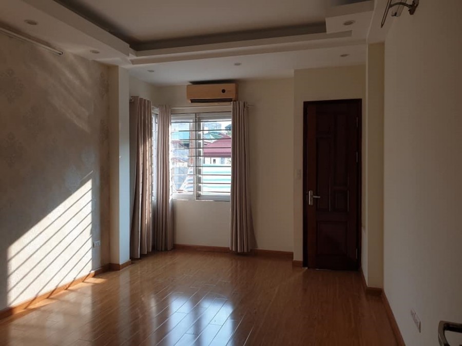 Bán gấp nhà Giáp Bát, P.lô, tặng nội thất, DT 48m, 4 Tầng, chỉ 3.1 tỷ.