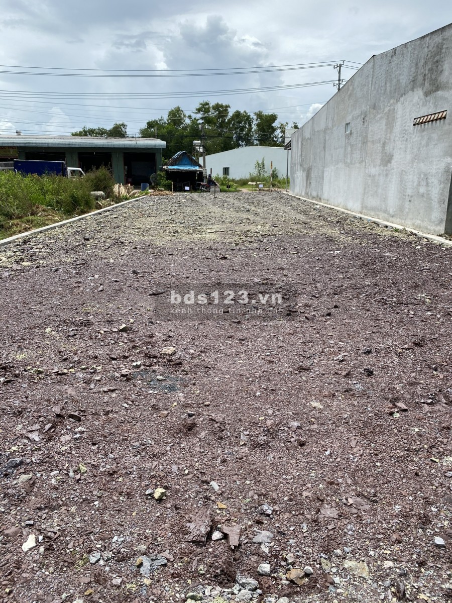 Cho thuê đất chính chủ, ba mẹ con cho thuê đất làm nhà xưởng buôn bán mặt tiền. Sdt 0389660185