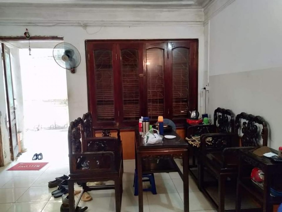 Bán nhà Nguyễn Viết Xuân, TX, HN. DT: 122m2*3T. MT: 6,6m. Giá: 18,3 tỷ. LH: Thanh 0977686830