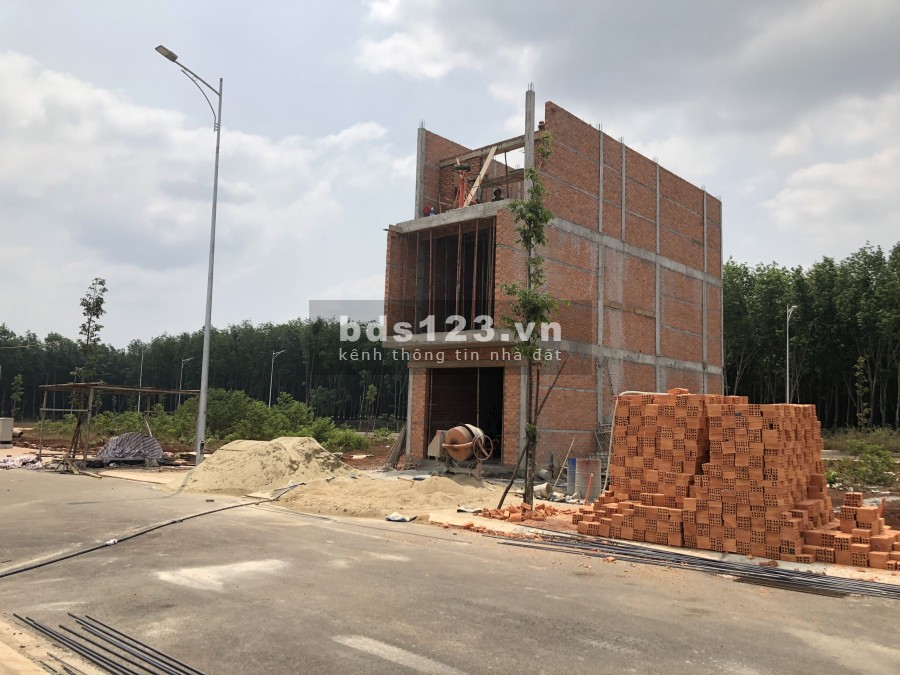Chính chủ cần bán 100m2 đất sổ đỏ liền kề quần thể Ecocity Premia giá tốt.