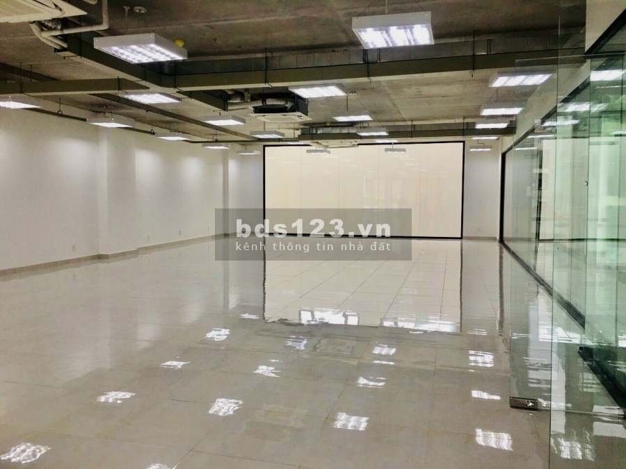 Nhà cho thuê nguyên căn MT đường Võ Thị Sáu quận 3 - hầm trệt lửng 6 lầu (6x20m)