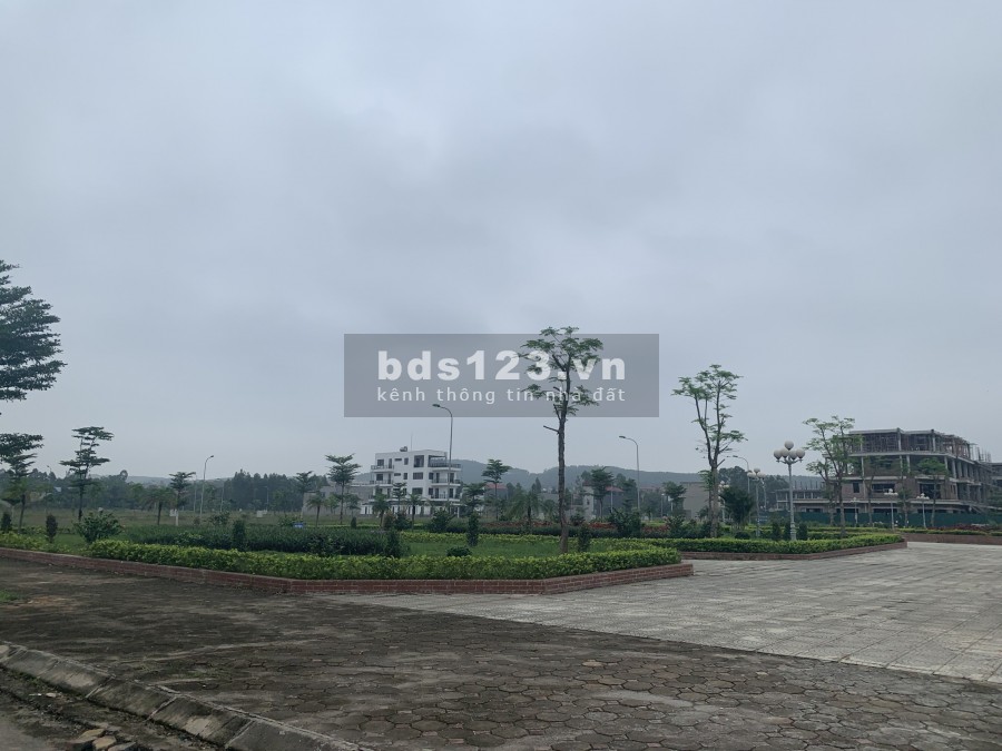 CHÍNH CHỦ BÁN LÔ GÓC 182M2 - NHÌN TRỰC TIẾP RA VƯỜN HOA TRUNG TÂM KĐT MỚI XUÂN HOÀ