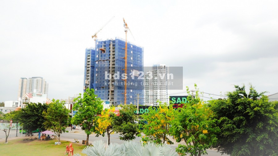 SỐC! Chính chủ cần bán Giá gốc căn hộ D’Lusso Q2 ( 1 PN= 49 m2). Ngay trung tâm tiện ích khu căn hộ.