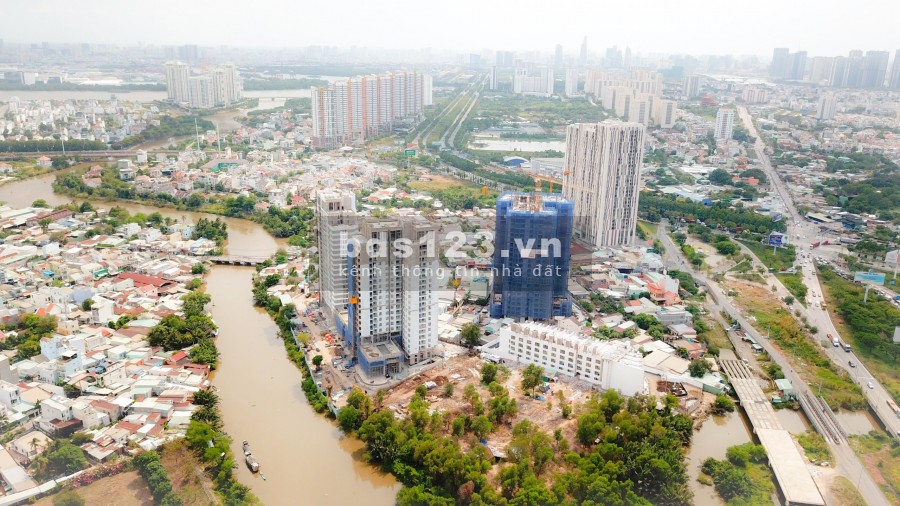 SỐC! Chính chủ cần bán Giá gốc căn hộ D’Lusso Q2 ( 1 PN= 49 m2). Ngay trung tâm tiện ích khu căn hộ.
