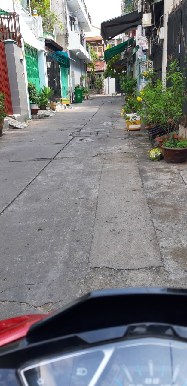 Bán nhà 4x16m, dt 64m2, giá chỉ 5,5 tỷ, SHR, HXH đường Tô Hiệu, Tân Thới Hòa, Tân Phú