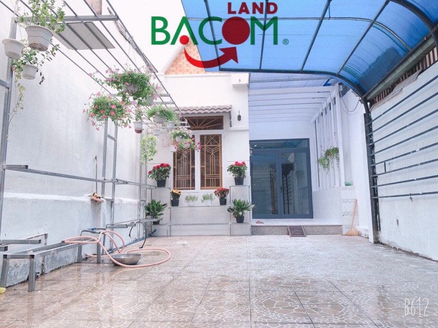 BÁN NHÀ 2MT, SHR DT: 163m2, P. TRẢNG DÀI CHỈ 3.450 TỶ