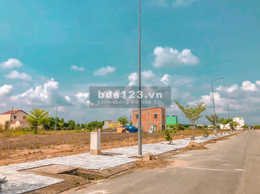 Cần ra nhanh lô đất 1 tỷ 6 ngay mặt tiền đường An Hạ Bình Chánh