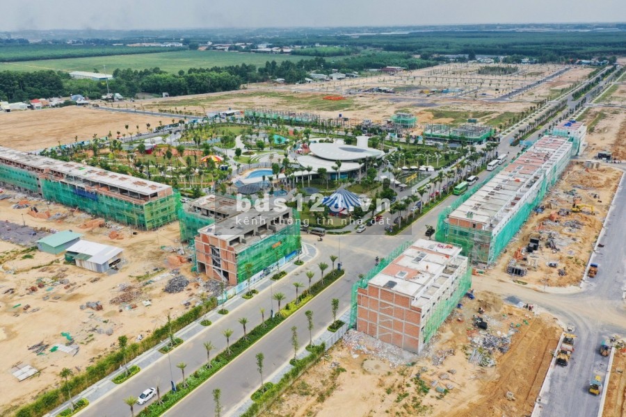 Thanh toán 25% sở hữu ngay Nhà Phố Xây Sẵn 4ty5 Tặng 1,5 lượng vàng(90tr) ân hạn nợ gốc 2 năm