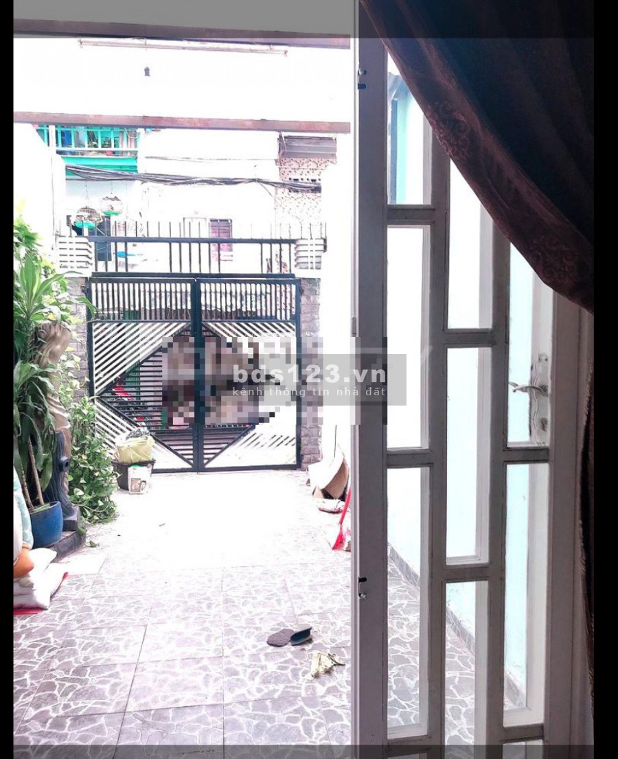 Nhà có sân để xe 5PN - Cách MT chỉ 1 nhà Phường 1 Q10. Giá 17 triệu