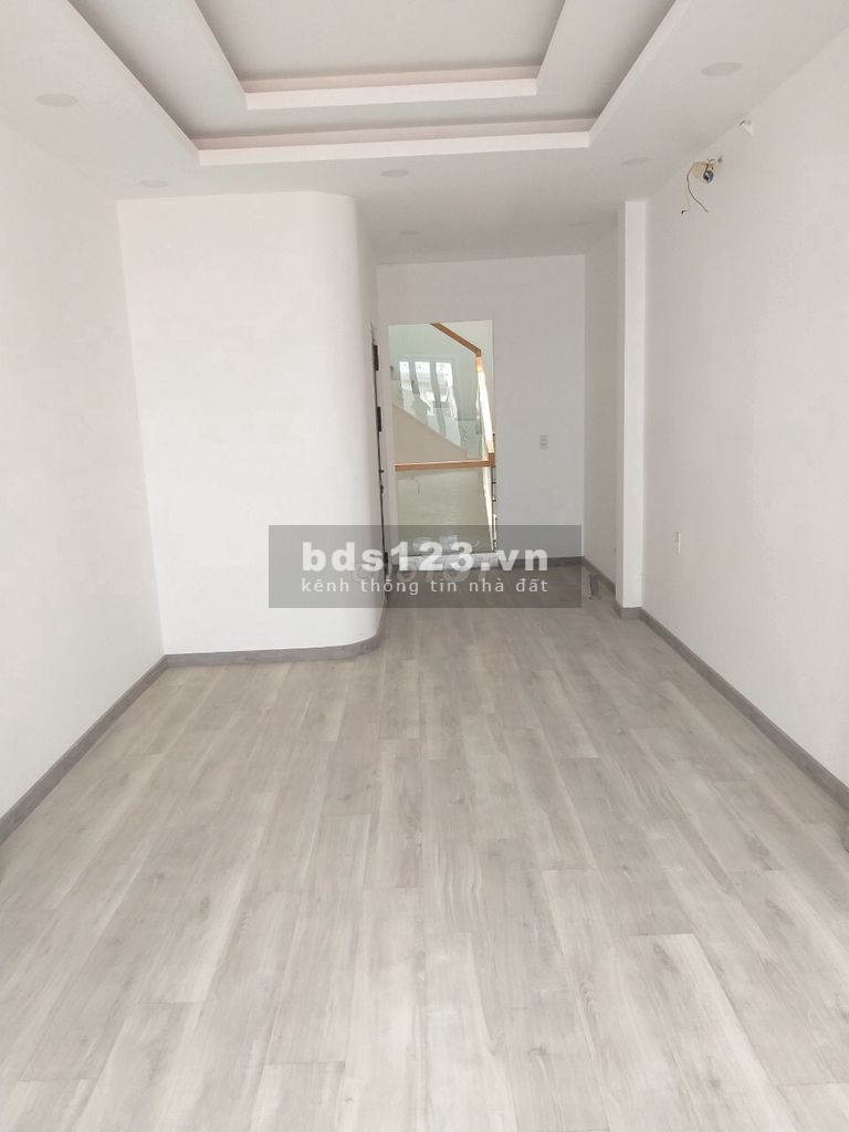 Cho thuê Nhà nguyên căn Hẻm XH Nguyễn Trãi, P. 7, Quận 5. 25triệu, 2lầu nhà mới.