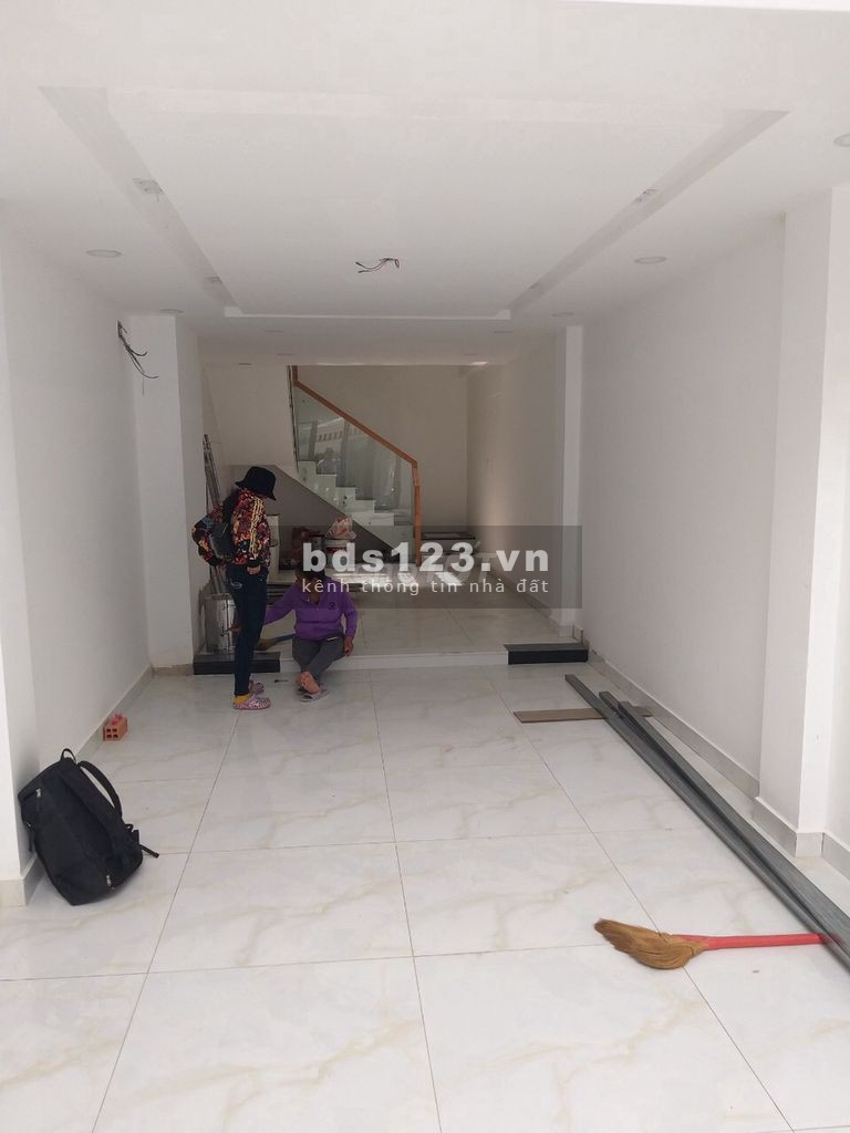 Cho thuê Nhà nguyên căn Hẻm XH Nguyễn Trãi, P. 7, Quận 5. 25triệu, 2lầu nhà mới.