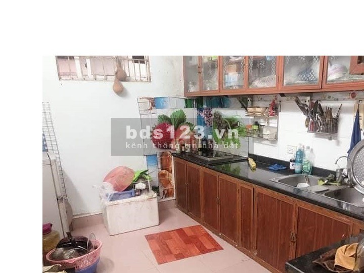 Bán nhà Quận Cầu Giấy, an sinh tốt, đi lại thuận tiện. DTSD 200m2, 3 tỷ