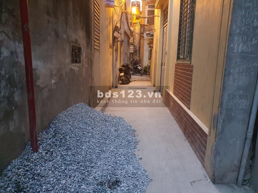 Nguyễn Văn Cừ, 48 m2, 4 tầng, gần cầu Chương Dương, nhỉnh 4 tỷ.