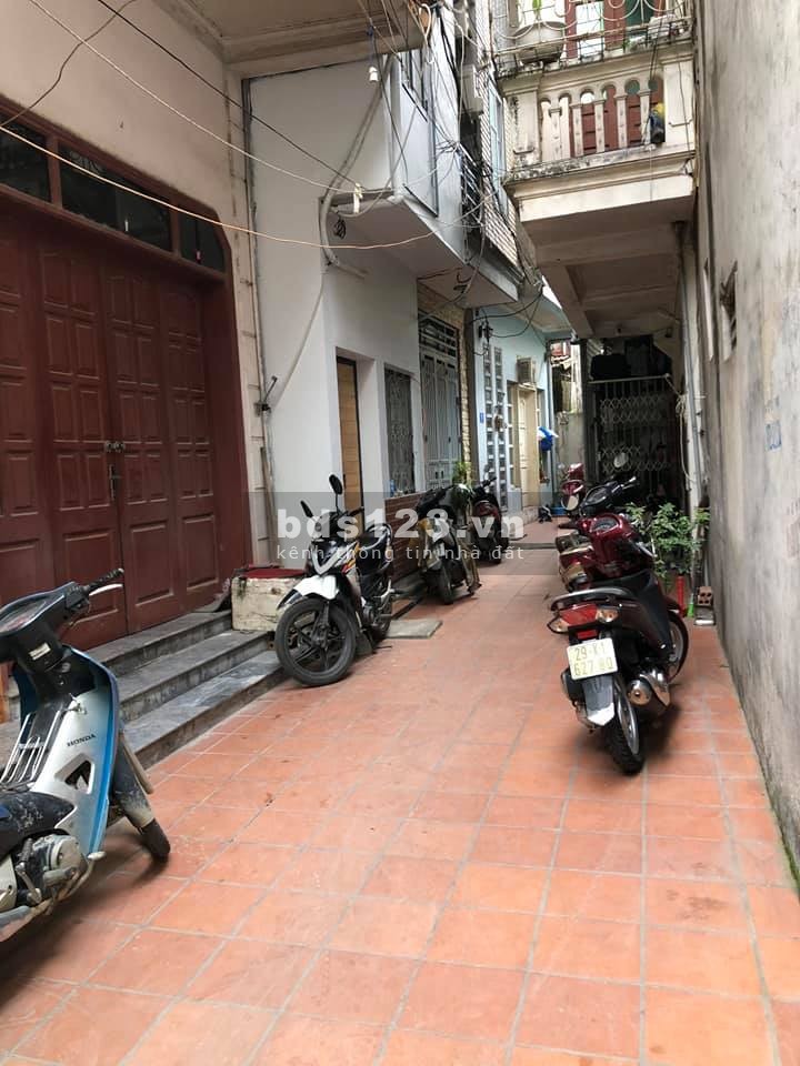 Hơn 50tr/m có ngay 50m MT5m, trước nhà xe ba gác tránh ở Ngọc Thụy, Long Biên.