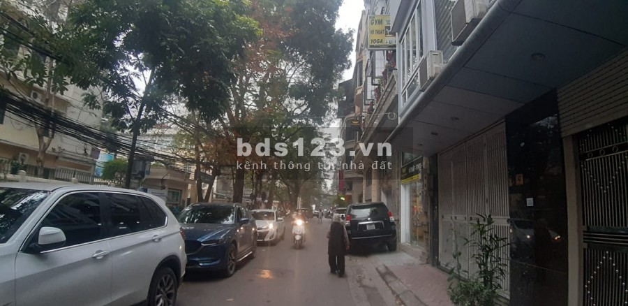 Bán nhà lô góc phố Huỳnh Thúc Kháng, 123m2, 4T, 20m MT ,37.5 Tỷ, LH 0839844444