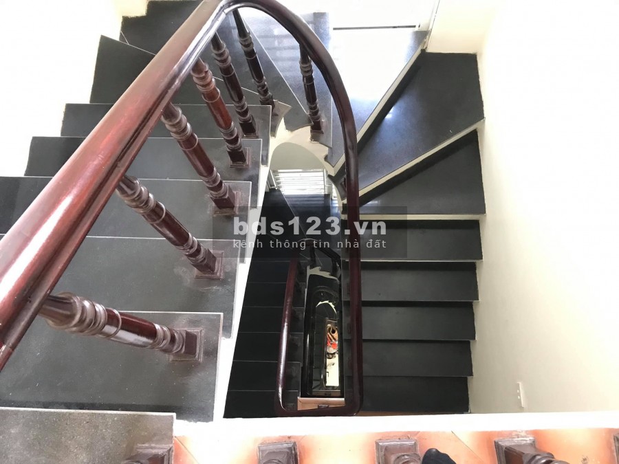 Bán Nhà Hoàng Hoa Thám 40m2 5 tầng mặt tiền 4 giá 4.3 tỷ