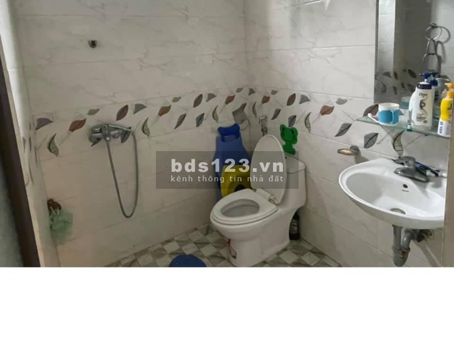 Bán nhà Quận Cầu Giấy, an sinh tốt, đi lại thuận tiện. DTSD 200m2, 3 tỷ