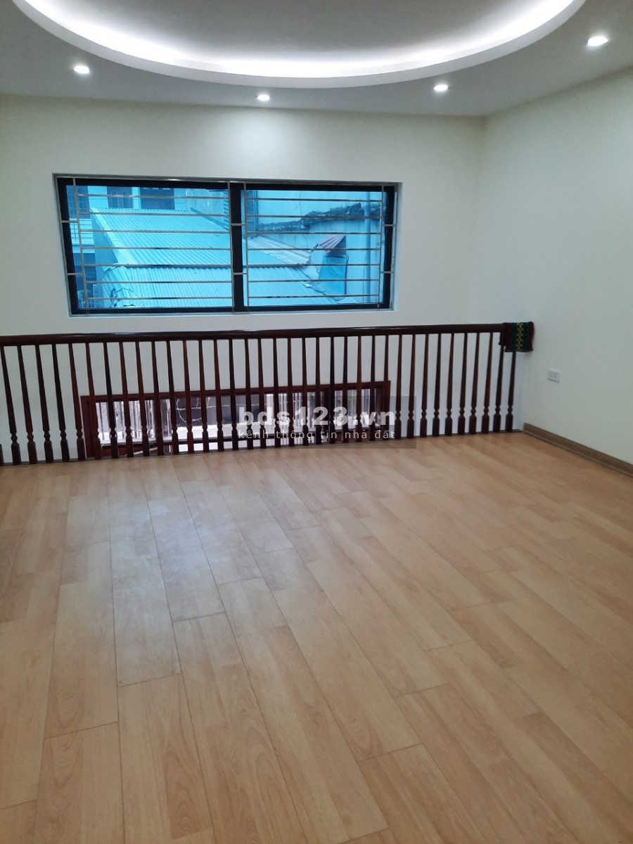 Nhà mới Hoàng Liệt ở ngay, 5 tầng 40m2 chỉ 2.6 tỷ, ngõ ba gác tránh