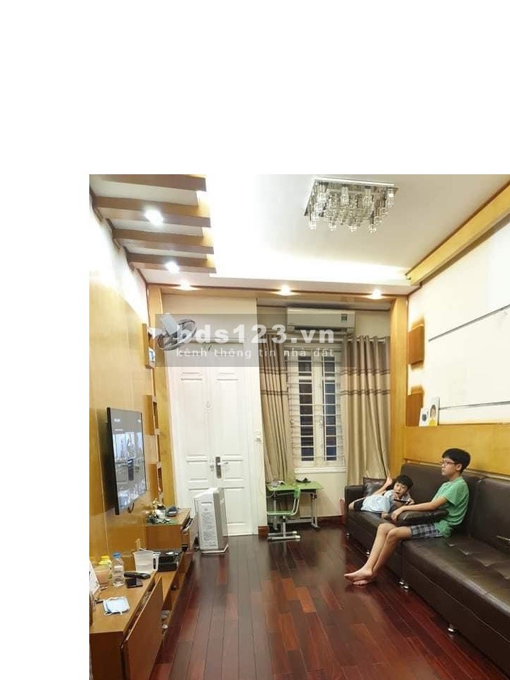 Bán nhà Quận Cầu Giấy, an sinh tốt, đi lại thuận tiện. DTSD 200m2, 3 tỷ