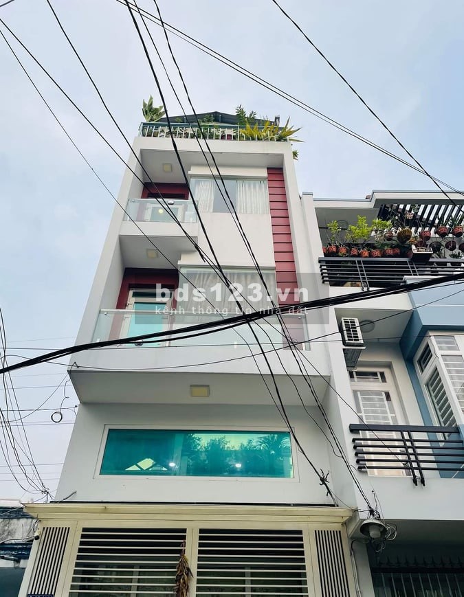 Cần bán gấp nhà Lạc Long Quân, Tân Bình giá 5.95 tỷ