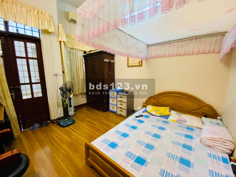 Nhà Đẹp – Giáp Hồ Đền Lừ, Nhà Nguyễn Đức Cảnh, 37m2, 4 Tầng, giá 3,3 tỷ.