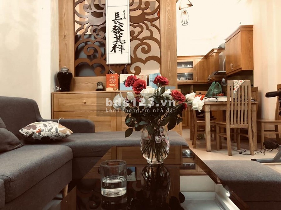 Bán Nhà Phố Đội Cấn 46m2 4 tầng 4 mặt tiền giá 4.3 tỷ