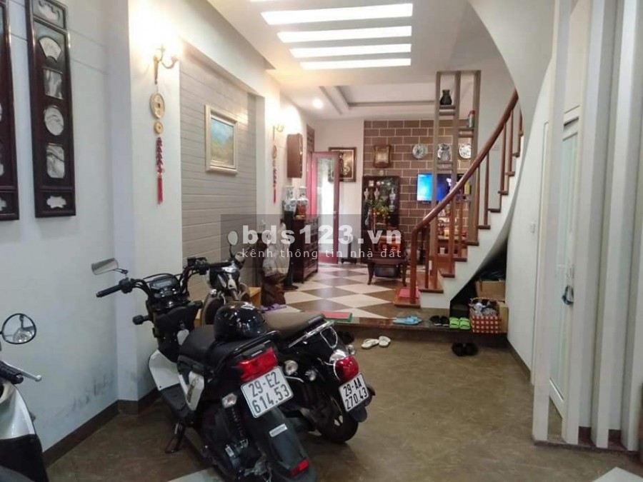 BÁN GẤP NHÀ XÃ ĐÀN PHÂN LÔ CAO CẤP VỈA HÈ 4M GARA KINH DOANH