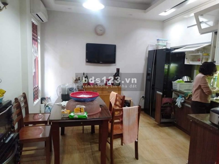 BÁN GẤP NHÀ XÃ ĐÀN PHÂN LÔ CAO CẤP VỈA HÈ 4M GARA KINH DOANH