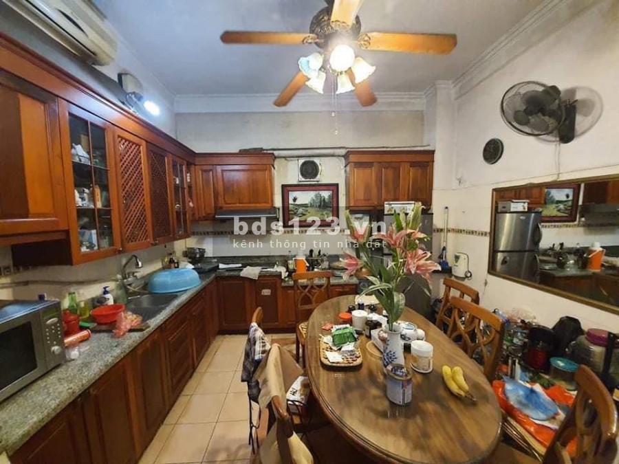 Bán nhà phố Minh Khai, Kinh doanh, 10m Ô Tô dỗ, 43m2 x 4 Tầng x MT 4.5m giá 5.5 tỷ