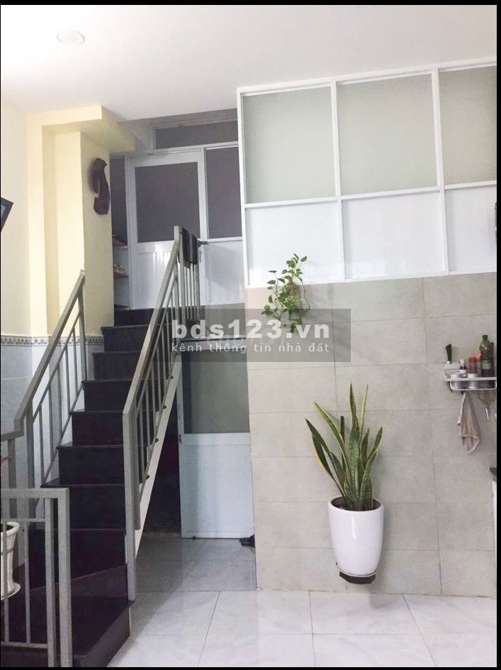 Chính chủ bán gấp nhà phố có 15 phòng cho thuê tại 185/19 Bà Hom P13 Q6