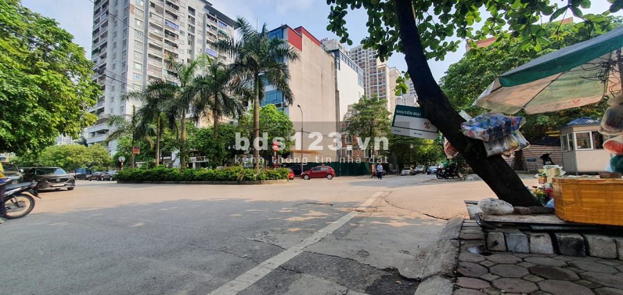 Bán đất lô góc phố Nguyễn Cơ Thạch, NTL, 157m2, 25m MT, 36 Tỷ, LH 0839844444
