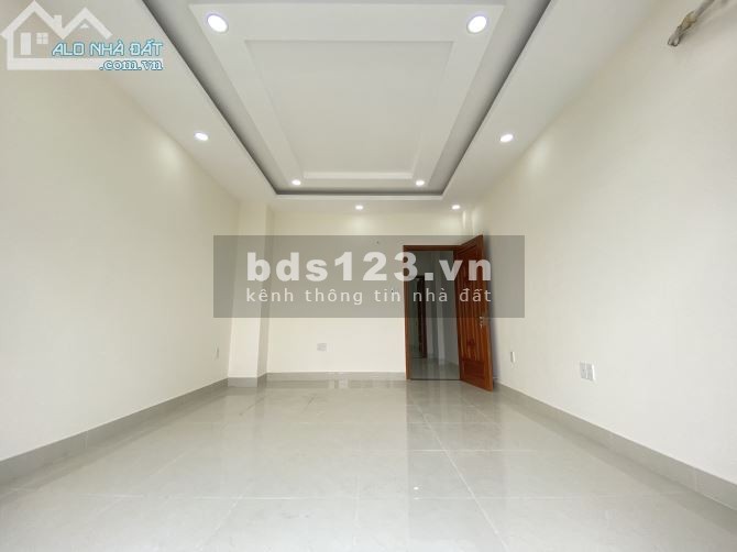 Nhà mới 31m2* 4T* 3PN* 1,65 tỷ cách mặt phố Xốm 30m, ngõ thông