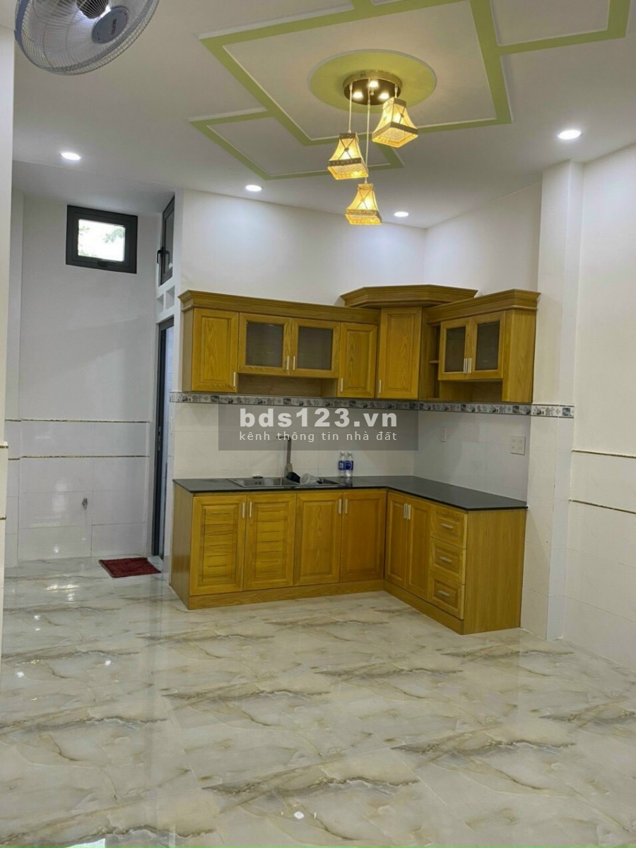 Nhà 3 tầng, hẻm xe hơi Lạc Long Quân, P.9, Tân Bình. 6,3 tỷ