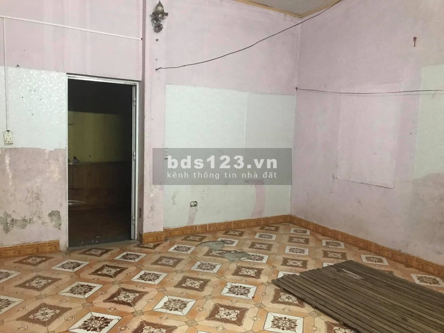Bán căn nhà cũ, 2 mặt tiền phố Lý Quốc Bảo, TP HD, 59.9m2, mt 5.24m, 2 tầng, giá cực tốt
