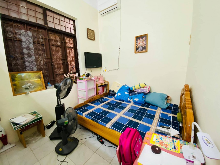 NHÀ ĐẸP CẦU GIẤY – 56M2 CHỈ 4.25 TỶ- Ô TÔ LÙI CỬA