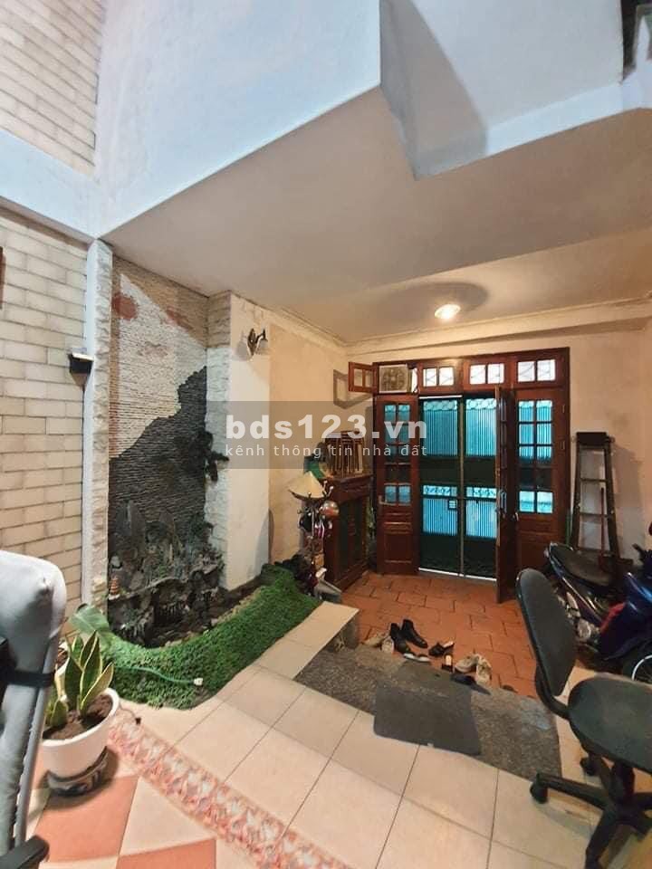 Bán nhà phố Minh Khai, Kinh doanh, 10m Ô Tô dỗ, 43m2 x 4 Tầng x MT 4.5m giá 5.5 tỷ