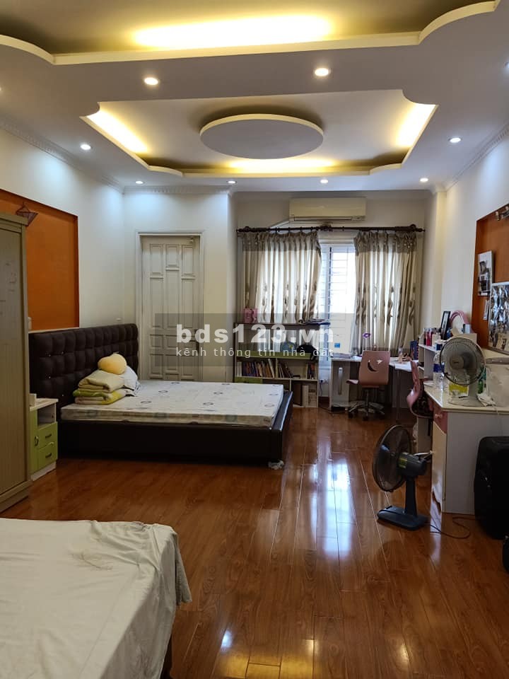 Bán nhà Ái Mộ Long Biên 47m2*5T Mặt tiền 5m Ô tô qua cửa Ngõ thông tứ tung
