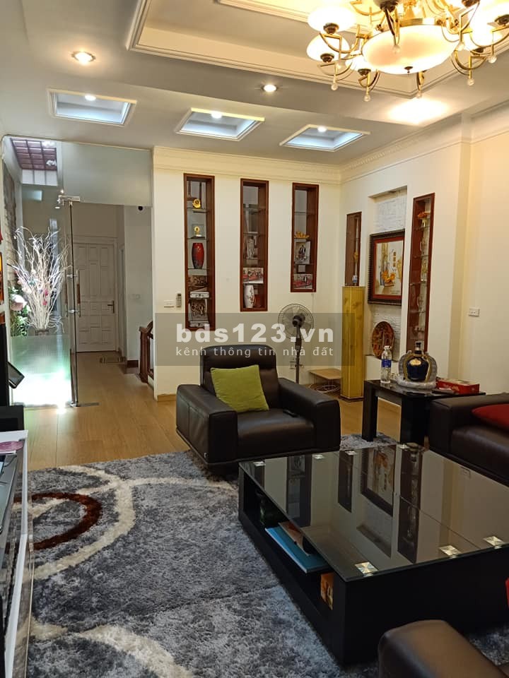 Bán nhà Ái Mộ Long Biên 47m2*5T Mặt tiền 5m Ô tô qua cửa Ngõ thông tứ tung