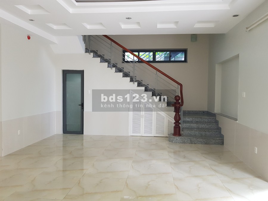 Cho thuê nguyên căn villa 15x20m Trần Não làm VP kết hợp ở