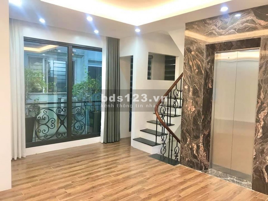 Hiếm lắm! Lộc vip xuất hiện, nhà phố Lò Đúc (có thang máy)