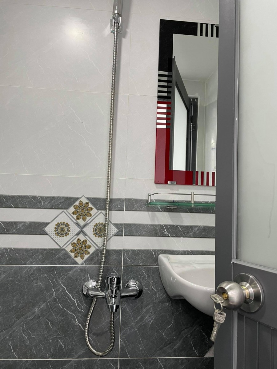Bán nhà hẻm xe hơi đường Phan Huy Ích, 24m2, 2 Phòng ngủ, Hẻm 8m