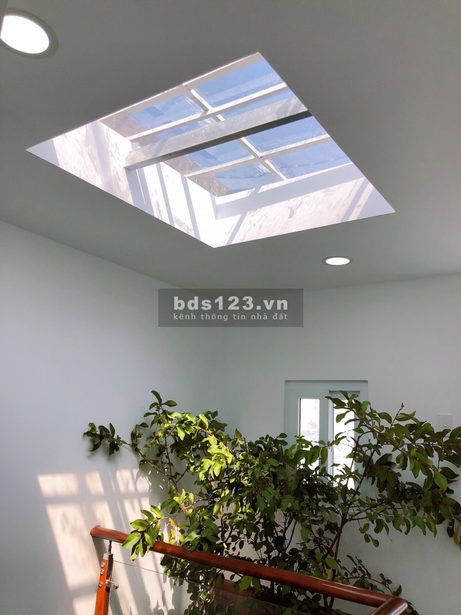 Bán nhà HXH Lạc Long Quân Quận 11 5 tầng dt 3X14 0899306823