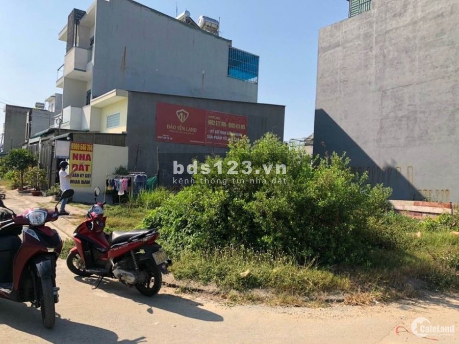 Bán đất 2 mặt tiền vị trí đẹp phường Phú Hữu quận 9