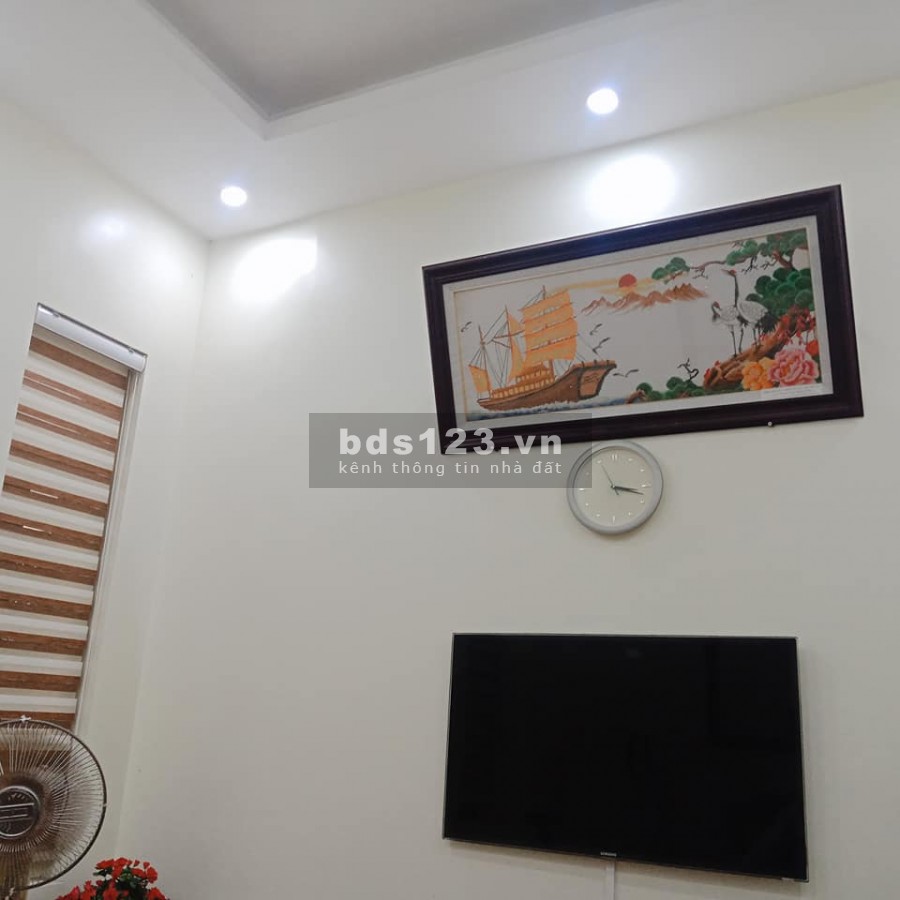 Bán nhà 3 tầng ô tô đỗ cửa Doãn Kế Thiện 42m2 4 tỷ