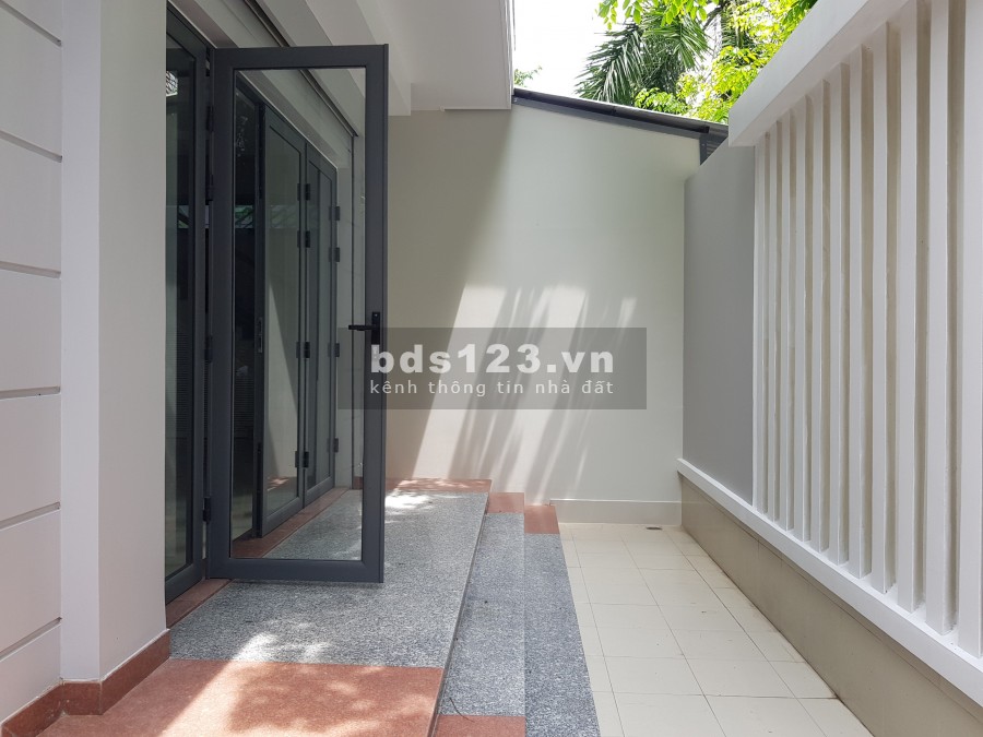 Cho thuê nguyên căn villa 15x20m Trần Não làm VP kết hợp ở